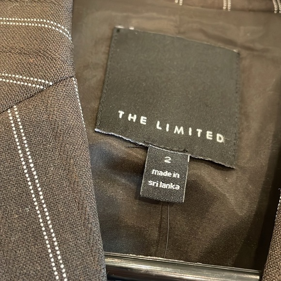 Dark brown pin stripe ladies blazer / jacket nwt small size very classy - Picture 3 of 4